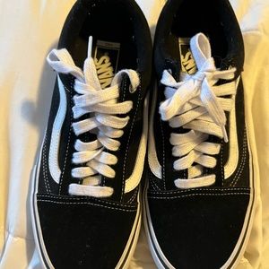 Men’s VANS shoe size 9.5